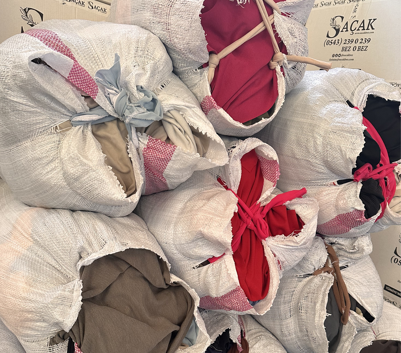 Çuval Renkli Parça Bez (20 Kg)