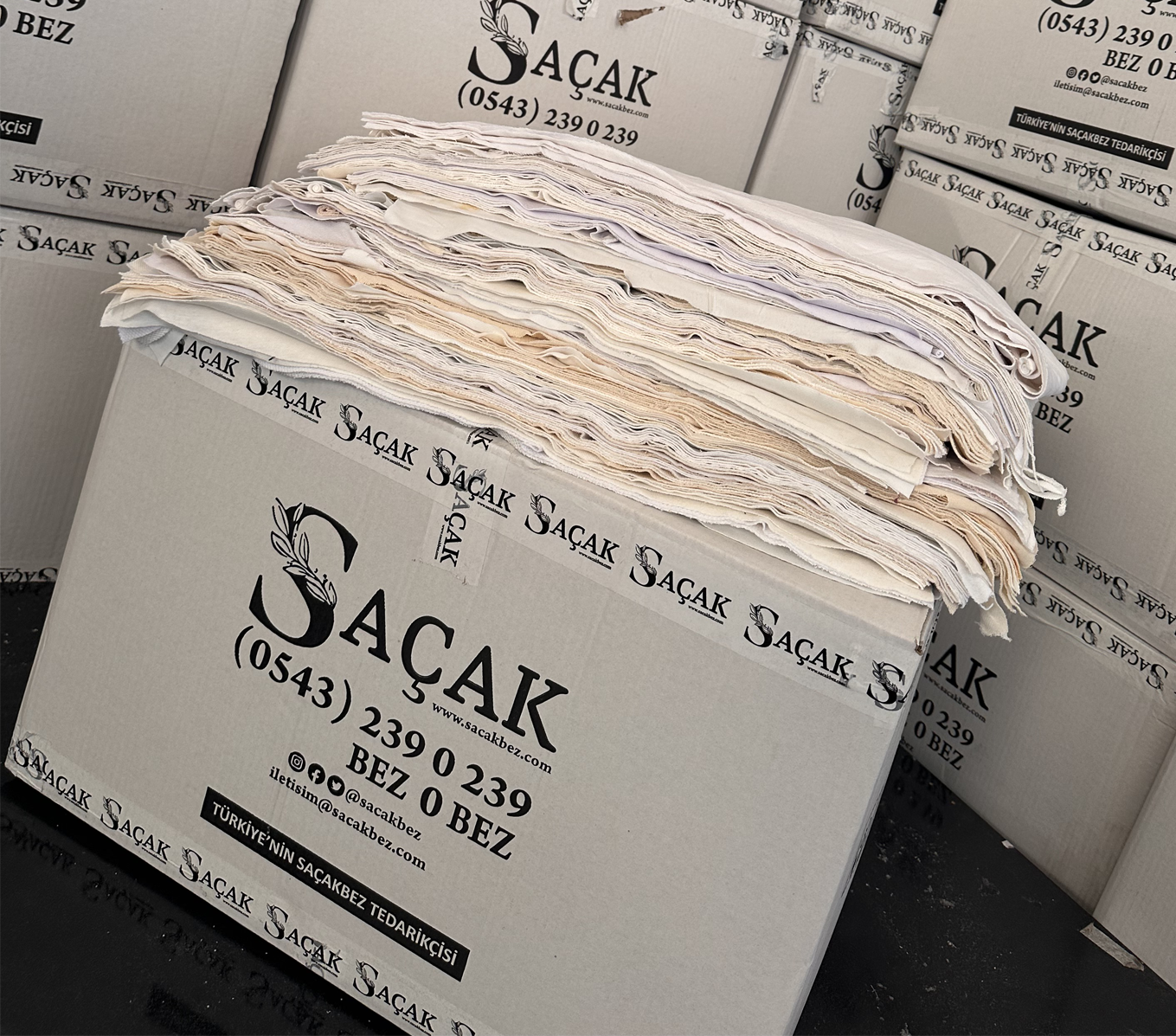 Koli Kesilmiş Beyaz Şardonlu Kumaş Parça Bez 20×20 Cm (15 Kg)